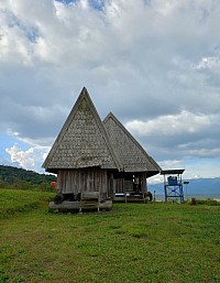 Rumah Adat Tambi